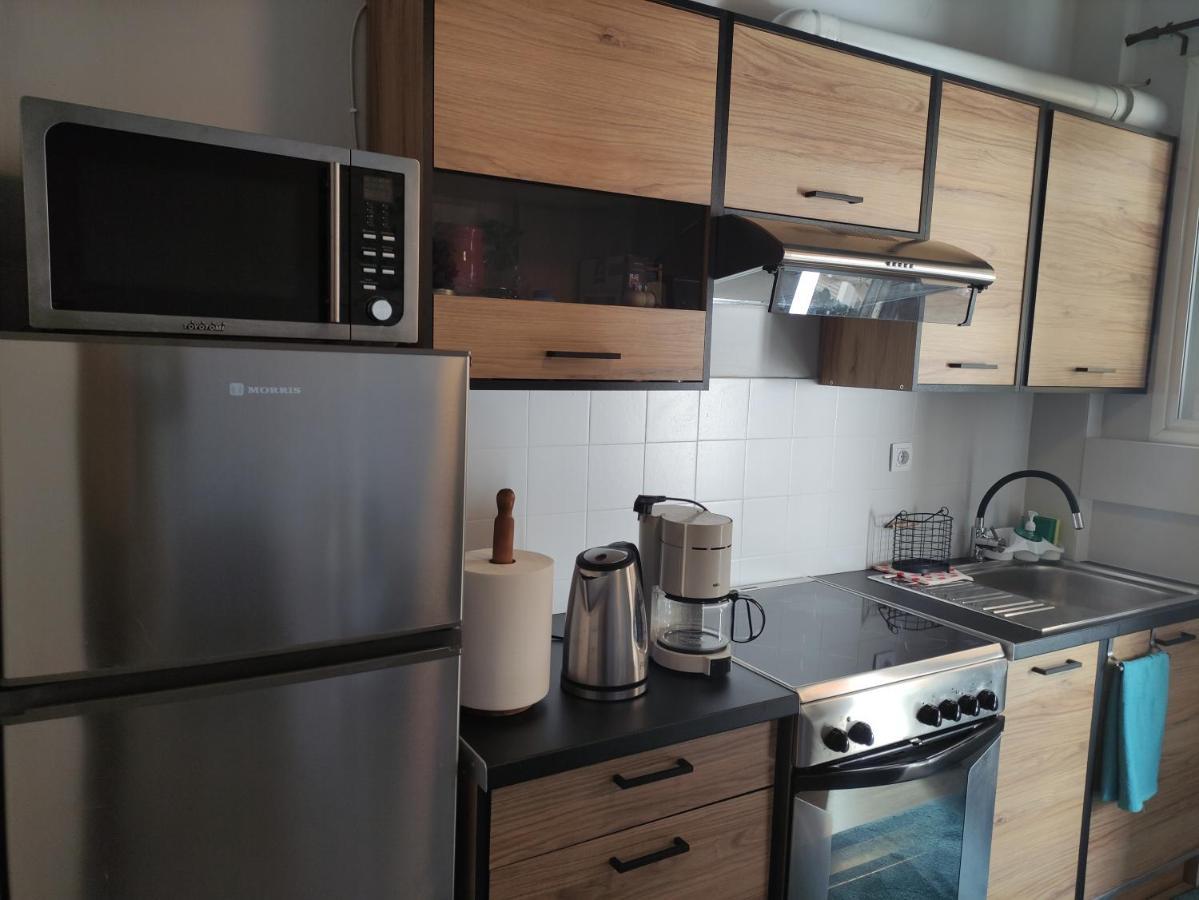 Love Truth Life Apartman Pireusz Kültér fotó