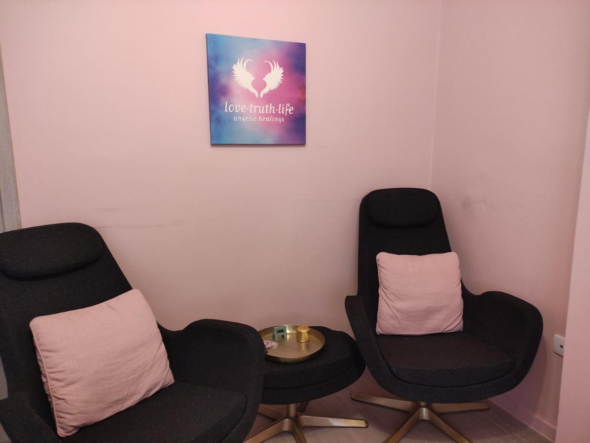 Love Truth Life Apartman Pireusz Kültér fotó